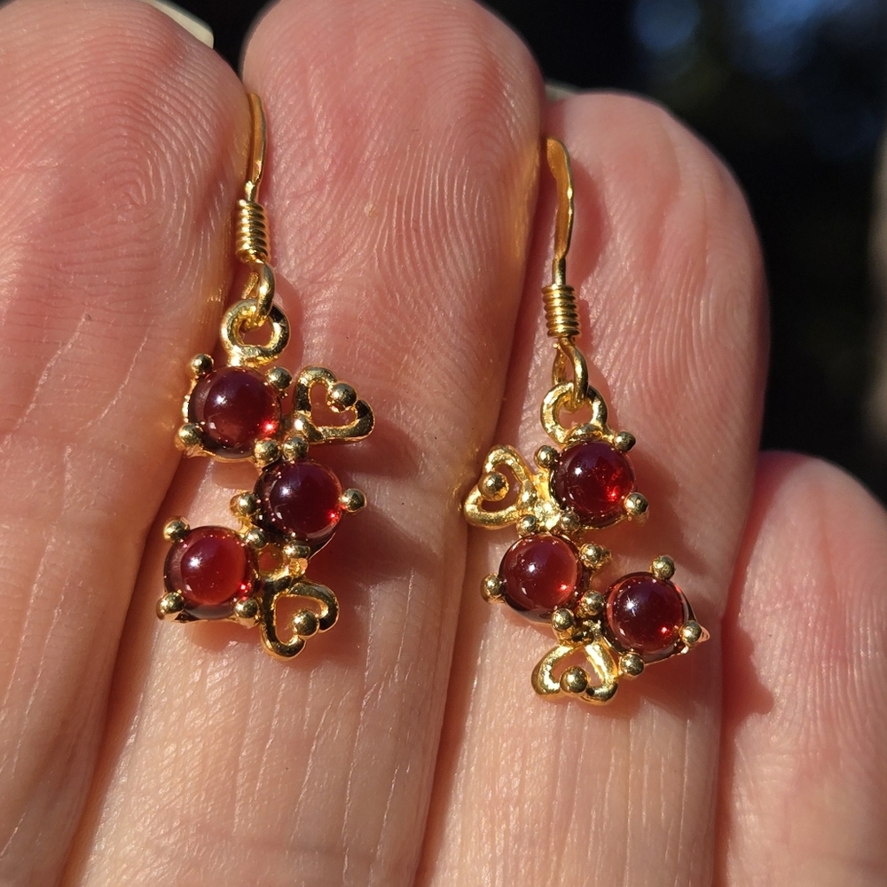 Garnet Natural Gemstone & Gold Heart Earrings - Picture 5 of 7